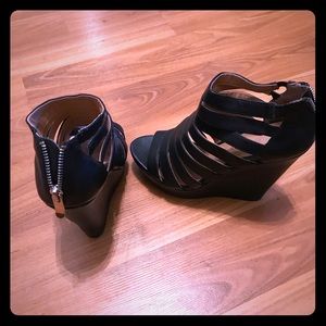 Black Chinese laundry wedges